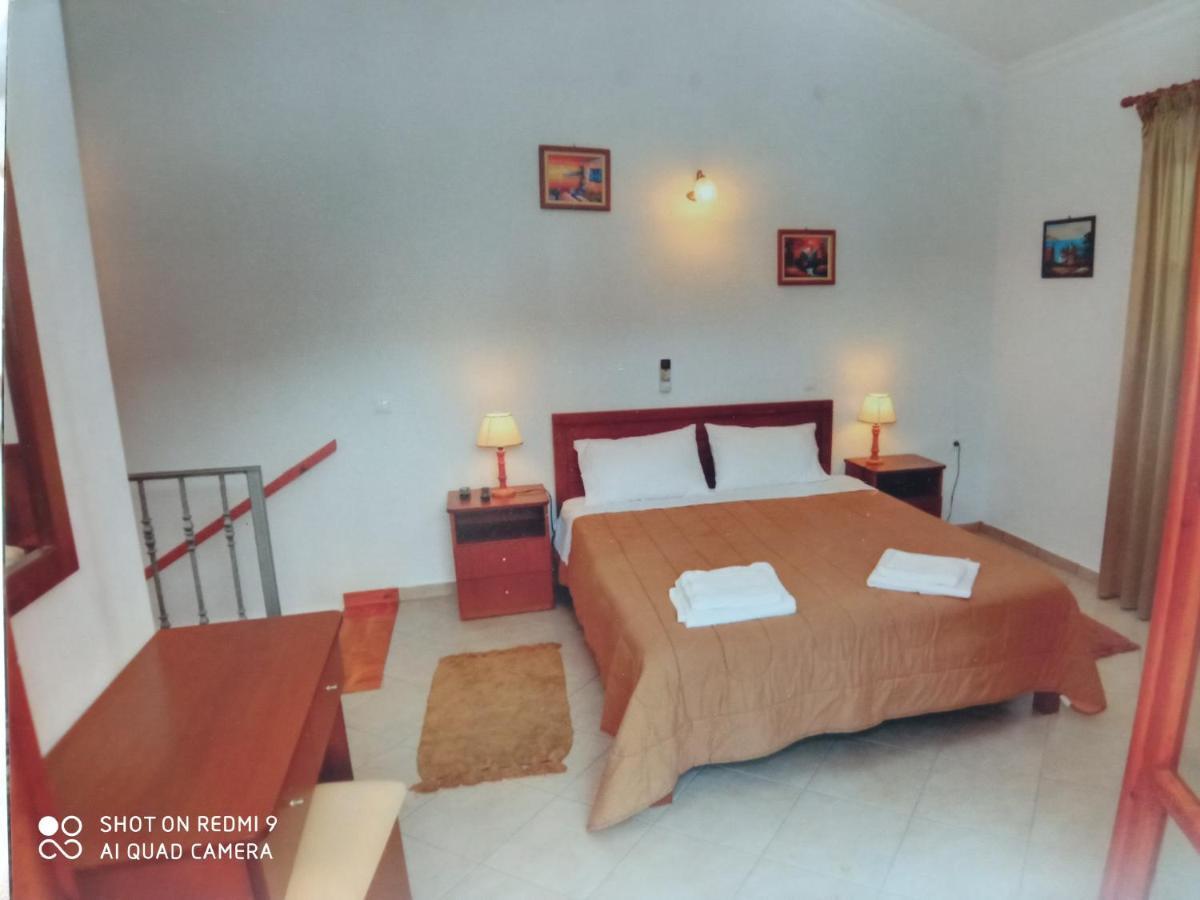 Soustas Apartments Longós Extérieur photo