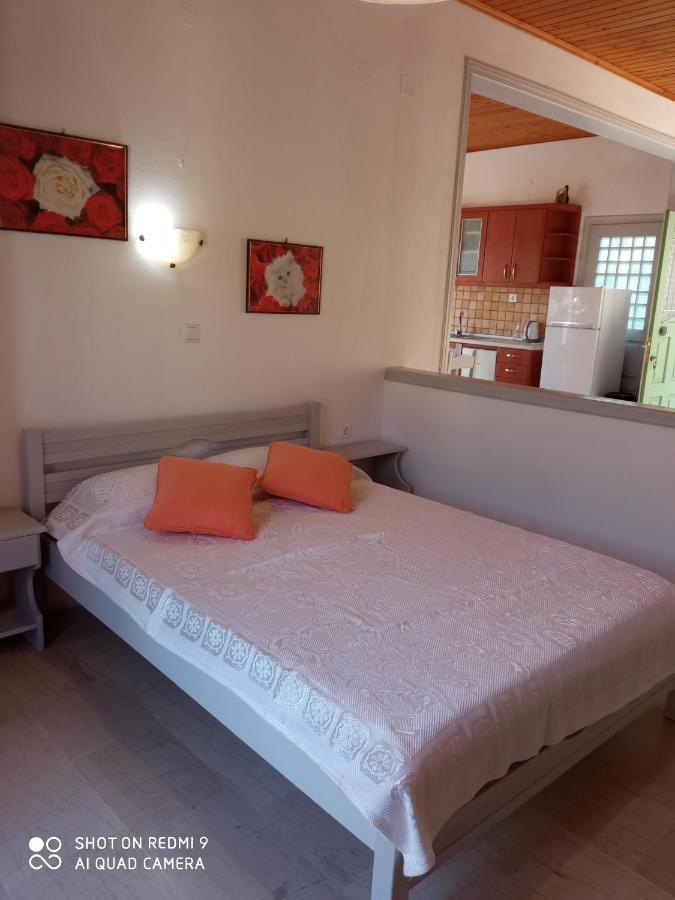 Soustas Apartments Longós Extérieur photo