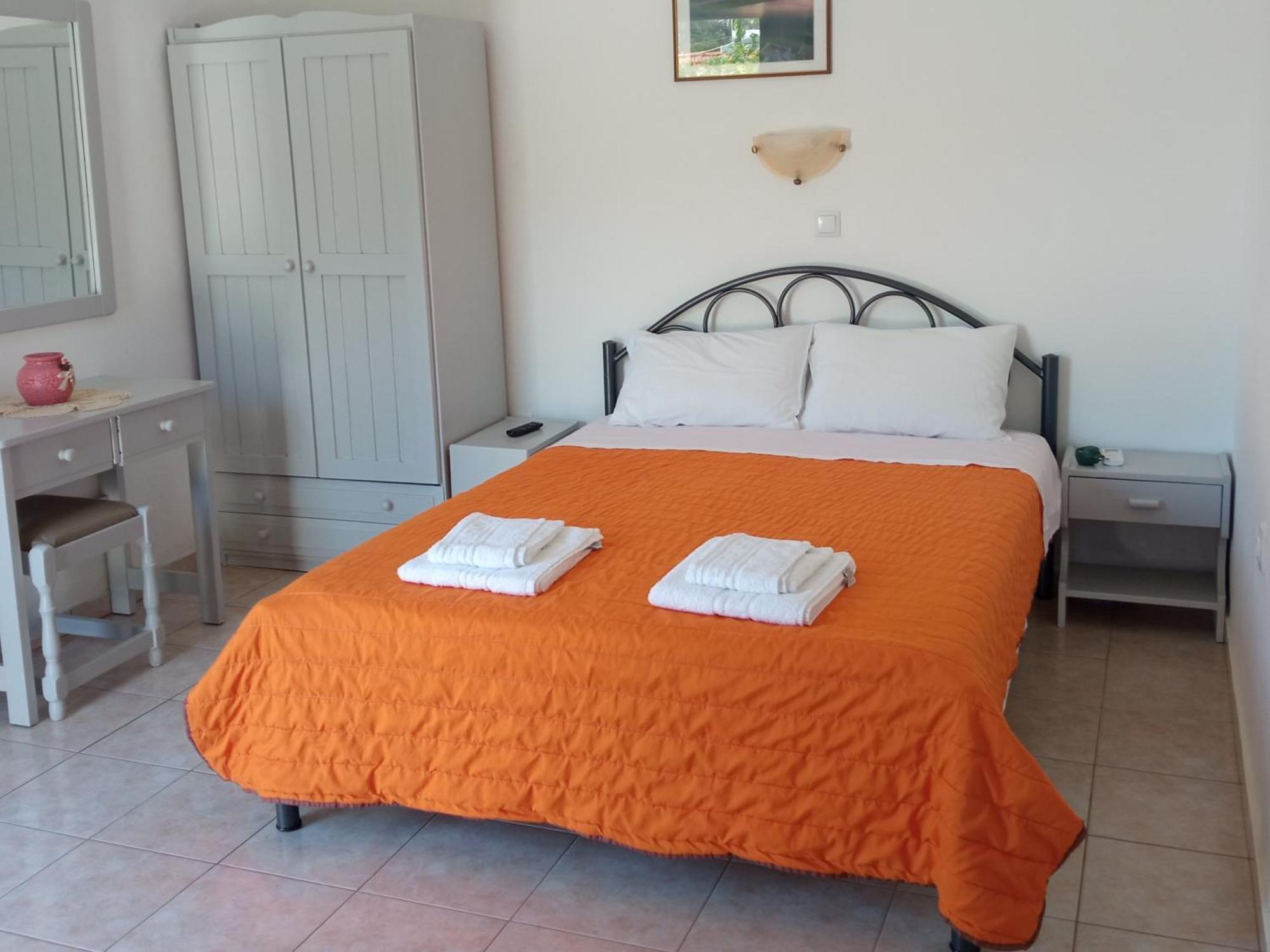 Soustas Apartments Longós Chambre photo